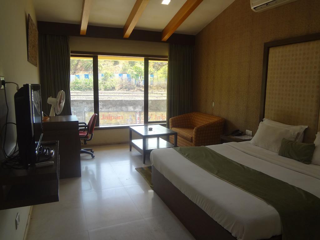 Amazinn Villa โลนาวาลา ห้อง รูปภาพ